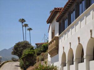 Dead Hollywood Starlet Still Spotted at Old Haunt?