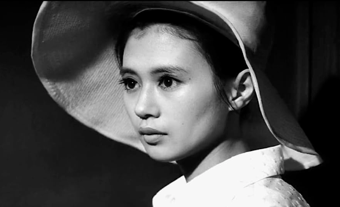 ‘Pale Flower’: Gambling dens, yakuza and a mysterious woman who lives on the edge